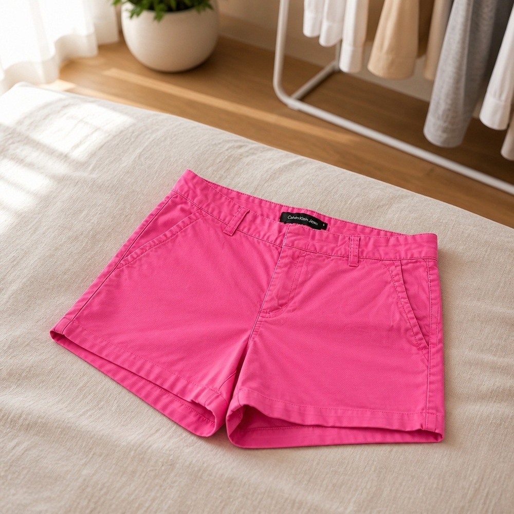 Calvin Klein Jeans Women's Hot Pink Chino Shorts Size 14 Cuffed Cotton